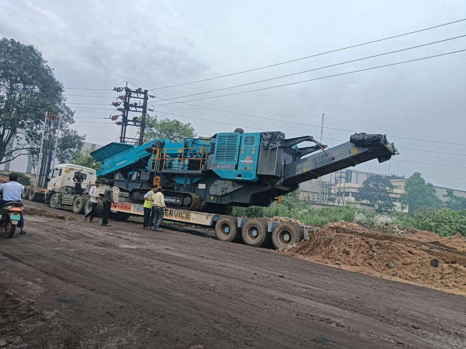 Industrial machinery transport